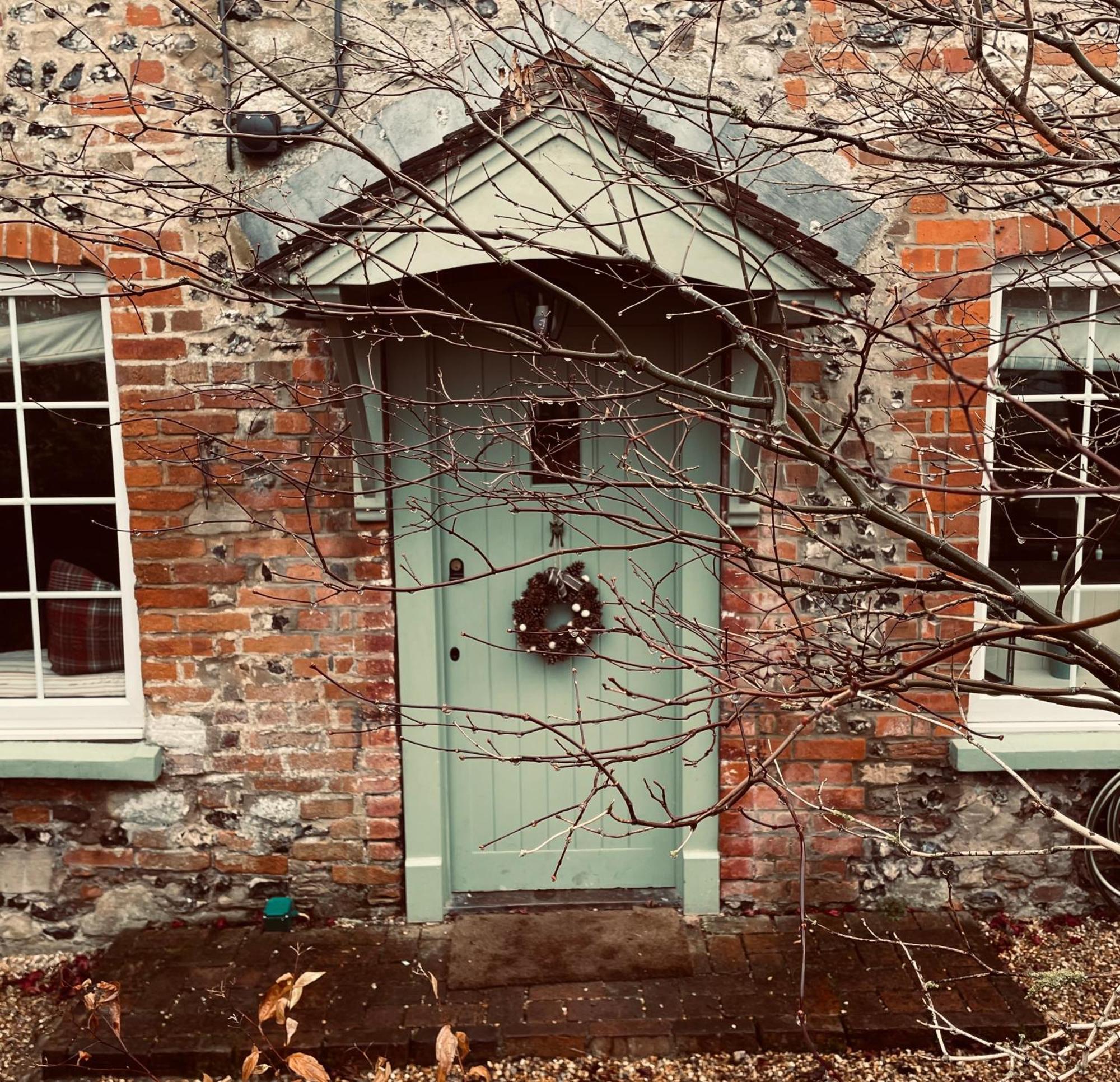 Historic, Traditional & Spacious Wiltshire Cottage Shrewton Esterno foto